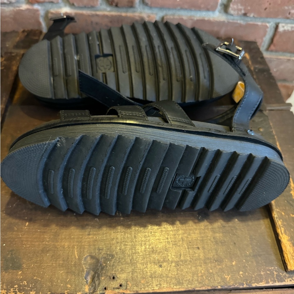 Dr Marten women’s sandals - Picture 2 of 4
